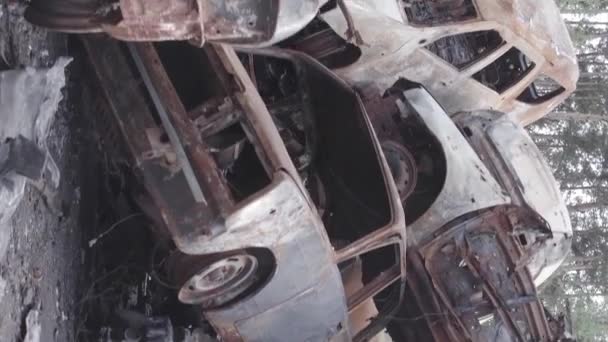 Stock Vertical Video Shows Dump Shot Burned Cars Irpin Bucha – Stock-video