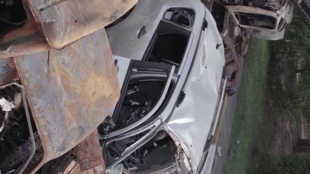 Stock Vertical Video Shows Dump Shot Burned Cars Irpin Bucha — Vídeo de Stock
