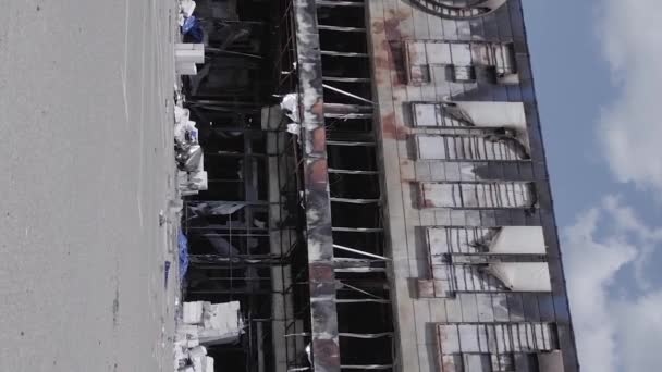 Stock Vertical Video Shows Destroyed Building Shopping Center Bucha War — Stock videók