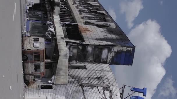 Stock Vertical Video Shows Destroyed Building Shopping Center Bucha War — 비디오