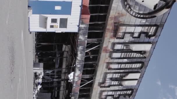 Stock Vertical Video Shows Destroyed Building Shopping Center Bucha War — Stok Video