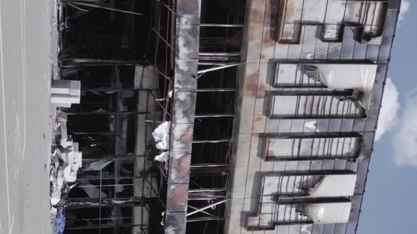 Stock Vertical Video Shows Destroyed Building Shopping Center Bucha War — Stock Video
