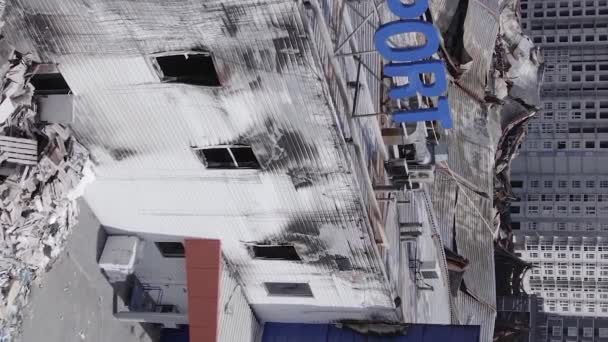 Stock Vertical Video Shows Destroyed Building Shopping Center Bucha War — Stockvideo