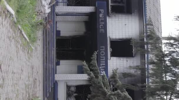 Stock Vertical Video Shows Aftermath War Ukraine Destroyed Burned Building — Video Stock