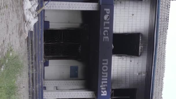 Stock Vertical Video Shows Aftermath War Ukraine Destroyed Burned Building — Stockvideo
