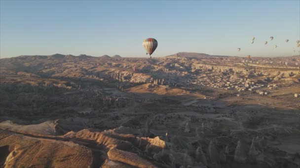 Stok Görüntüler Türkiye Nin Kapadokya Kentindeki Gökyüzündeki Balonların Çözünürlükteki Görüntülerini — Stok video