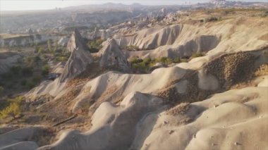 Bu stok görüntüler Türkiye 'nin Kapadokya kentindeki gökyüzündeki balonların 8K çözünürlükteki görüntülerini gösteriyor.