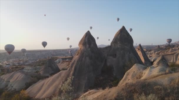 Rekaman Stok Ini Menunjukkan Pandangan Udara Balon Langit Kapadokia Turki — Stok Video