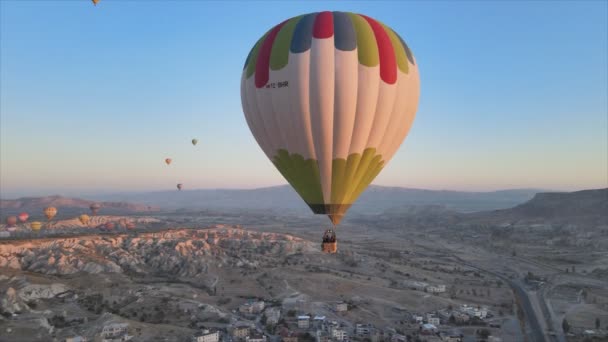 Αυτό Φιλμ Δείχνει Εναέρια Άποψη Των Μπαλονιών Στον Ουρανό Στην — Αρχείο Βίντεο