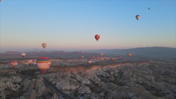 Tento Stock Záznam Ukazuje Letecký Pohled Balónky Obloze Cappadocii Turecku — Stock video
