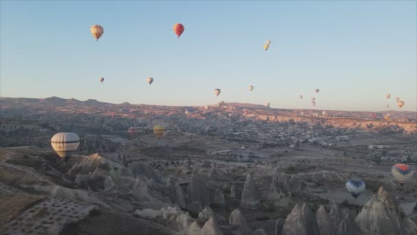 Állomány Felvételeket Mutat Légi Felvétel Léggömbök Égen Cappadocia Törökország Felbontású — Stock videók