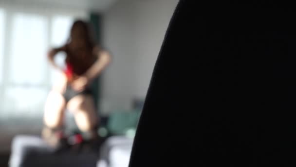 Αυτό Απόθεμα Βίντεο Δείχνει Μια Σαγηνευτική Γυναίκα Γοητευτικό Σέξι Εσώρουχα — Αρχείο Βίντεο