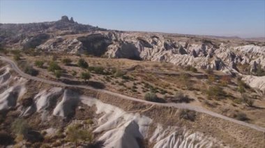 Bu stok görüntüler, Türkiye 'nin Nevsehir ilçesi yakınlarındaki Goreme Milli Parkı' nın 8K çözünürlüğündeki görüntülerini gösteriyor.