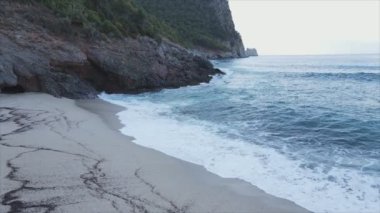 Bu stok görüntüler Türkiye kıyısı yakınlarındaki deniz manzarasını 8K çözünürlükte gösteriyor