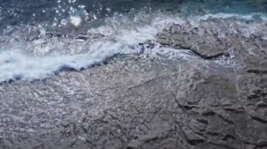 Bu stok görüntüler Türkiye kıyısı yakınlarındaki deniz manzarasını 8K çözünürlükte gösteriyor