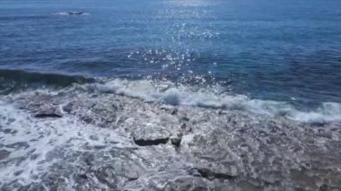 Bu stok görüntüler Türkiye kıyısı yakınlarındaki deniz manzarasını 8K çözünürlükte gösteriyor