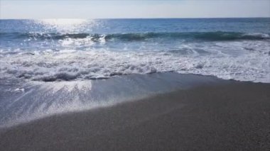 Bu stok görüntüler Türkiye kıyısı yakınlarındaki deniz manzarasını 8K çözünürlükte gösteriyor