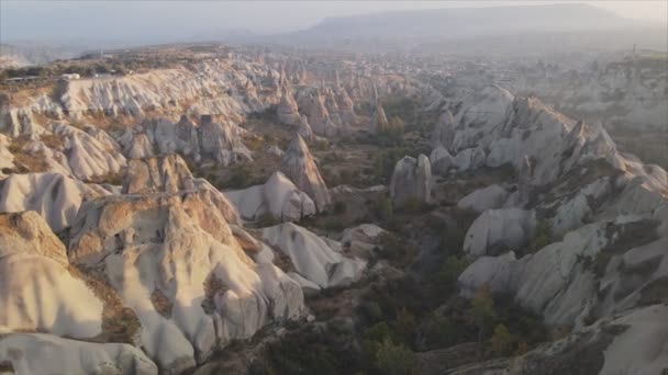 この株式ビデオは 8K解像度でカッパドキア トルコの空中ビューを示しています — ストック動画