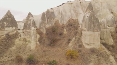 Bu video Türkiye 'nin Kapadokya kentinin 8K çözünürlükteki hava görüntüsünü gösteriyor.