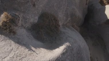 Bu video Türkiye 'nin Kapadokya kentinin 8K çözünürlükteki hava görüntüsünü gösteriyor.