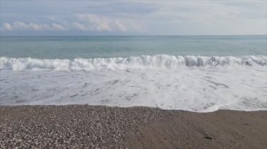 Bu stok görüntüler Türkiye kıyısı yakınlarındaki deniz manzarasını 8K çözünürlükte gösteriyor