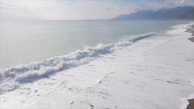 Bu stok görüntüler Türkiye kıyısı yakınlarındaki deniz manzarasını 8K çözünürlükte gösteriyor