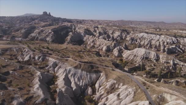 Esta Filmagem Mostra Uma Vista Aérea Parque Nacional Goreme Perto — Vídeo de Stock
