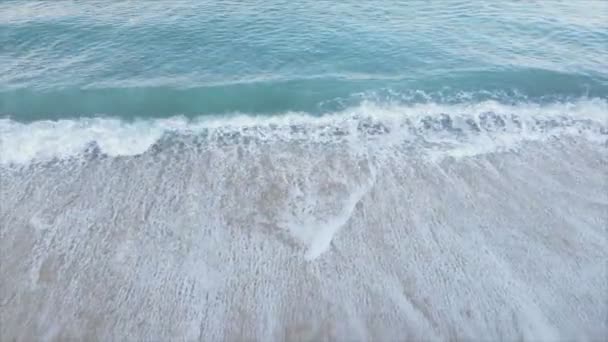 Αυτό Φιλμ Δείχνει Αεροφωτογραφία Της Θάλασσας Κοντά Στις Ακτές Της — Αρχείο Βίντεο