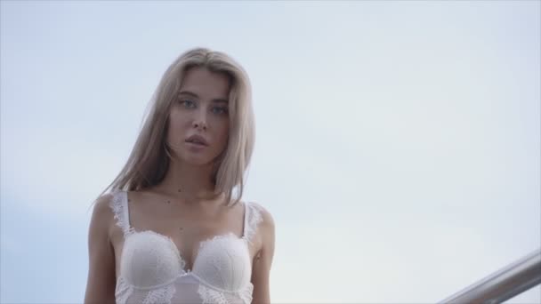 Ten Film Pokazuje Piękną Dziewczynę Seksownej Erotycznej Bieliźnie Zwolnione Tempo — Wideo stockowe