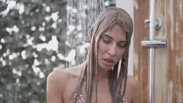 Stock Slow Motion Video Shows Sexy Woman Taking Shower Resolution — Stock Video