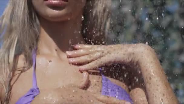 Ten Film Pokazuje Seksowną Kobietę Biorącą Prysznic Rozdzielczości — Wideo stockowe