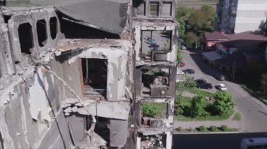 Bu video, Ukrayna 'daki savaşın sonucunu gösteriyor. Borodyanka, Bucha' da 8K çözünürlüklü bir yerleşim yeri.