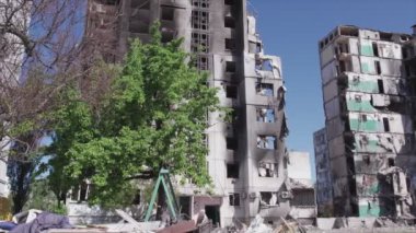 Bu video, Ukrayna 'daki savaşın sonucunu gösteriyor. Borodyanka, Bucha' da 8K çözünürlüklü bir yerleşim yeri.