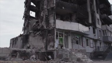 Bu video, Ukrayna 'daki savaşın sonucunu gösteriyor. Borodyanka, Bucha' da 8K çözünürlüklü bir yerleşim yeri.