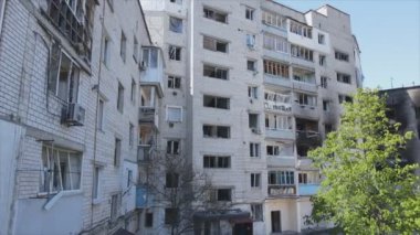 Bu video, Ukrayna 'daki savaşın sonucunu gösteriyor. Borodyanka, Bucha' da 8K çözünürlüklü bir yerleşim yeri.