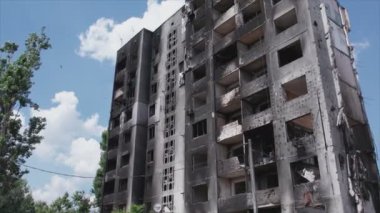 Bu video, Ukrayna 'daki savaşın sonucunu gösteriyor. Borodyanka, Bucha' da 8K çözünürlüklü bir yerleşim yeri.