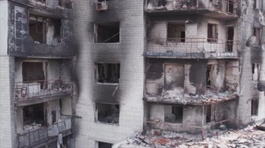 Bu video, Ukrayna 'daki savaşın sonucunu gösteriyor. Borodyanka, Bucha' da 8K çözünürlüklü bir yerleşim yeri.