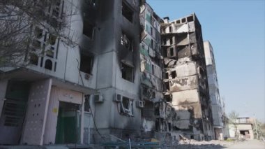 Bu video, Ukrayna 'daki savaşın sonucunu gösteriyor. Borodyanka, Bucha' da 8K çözünürlüklü bir yerleşim yeri.