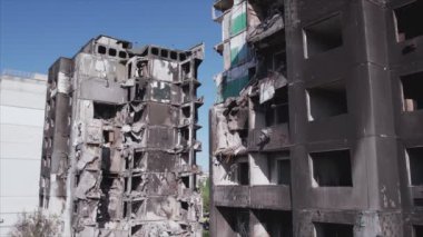 Bu video, Ukrayna 'daki savaşın sonucunu gösteriyor. Borodyanka, Bucha' da 8K çözünürlüklü bir yerleşim yeri.