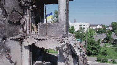 Bu video, Ukrayna 'daki savaşın sonucunu gösteriyor. Borodyanka, Bucha' da 8K çözünürlüklü bir yerleşim yeri.