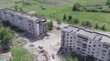 Bu video, Ukrayna 'daki savaşın sonucunu gösteriyor. Borodyanka, Bucha' da 8K çözünürlüklü bir yerleşim yeri.
