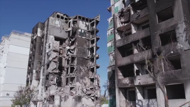 Állomány Videó Mutatja Háború Utóhatásait Ukrajnában Egy Lerombolt Lakóépület Borodyanka — Stock videók