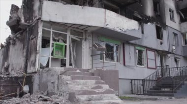 Bu video, Ukrayna 'daki savaşın sonucunu gösteriyor. Borodyanka, Bucha' da 8K çözünürlüklü bir yerleşim yeri.