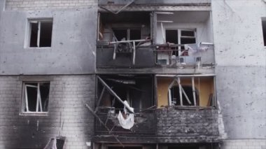 Bu video, Ukrayna 'daki savaşın sonucunu gösteriyor. Borodyanka, Bucha' da 8K çözünürlüklü bir yerleşim yeri.