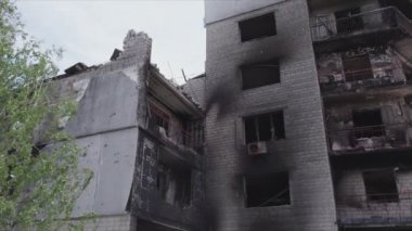 Bu video, Ukrayna 'daki savaşın sonucunu gösteriyor. Borodyanka, Bucha' da 8K çözünürlüklü bir yerleşim yeri.