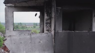 Bu video, Ukrayna 'daki savaşın sonucunu gösteriyor. Borodyanka, Bucha' da 8K çözünürlüklü bir yerleşim yeri.