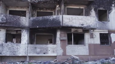 Bu video, Ukrayna 'daki savaşın sonucunu gösteriyor. Borodyanka, Bucha' da 8K çözünürlüklü bir yerleşim yeri.