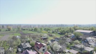 Bu video, Ukrayna 'daki savaşın sonucunu gösteriyor. Borodyanka, Bucha' da 8K çözünürlüklü bir yerleşim yeri.