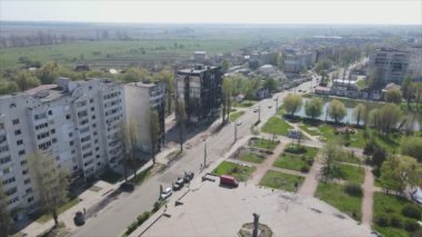Bu video, Ukrayna 'daki savaşın sonucunu gösteriyor. Borodyanka, Bucha' da 8K çözünürlüklü bir yerleşim yeri.