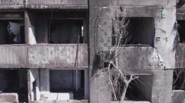 Bu video, Ukrayna 'daki savaşın sonucunu gösteriyor. Borodyanka, Bucha' da 8K çözünürlüklü bir yerleşim yeri.